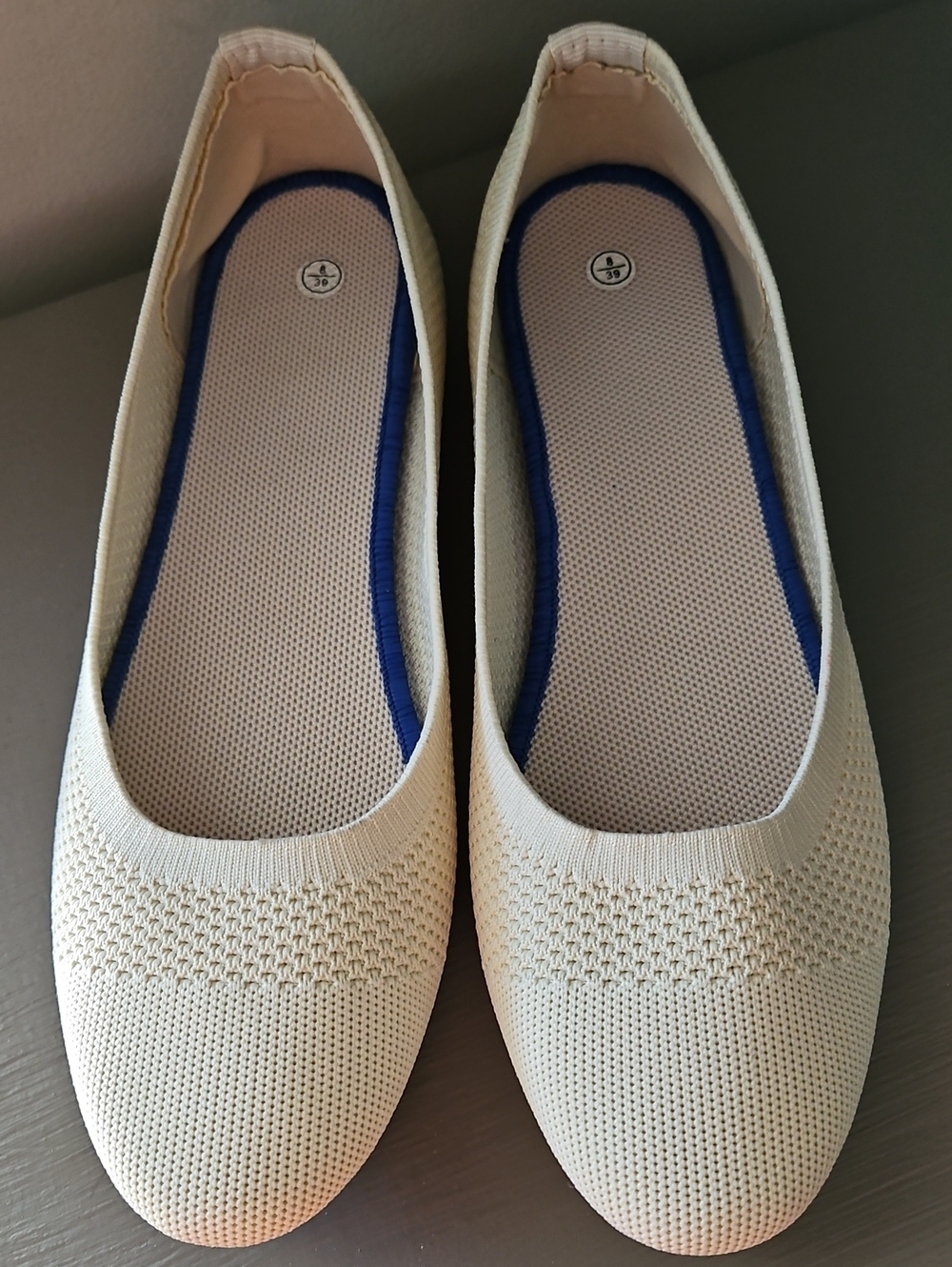 NWOT PUXOWE  Knit Ballet Flat - Cream SZ 8